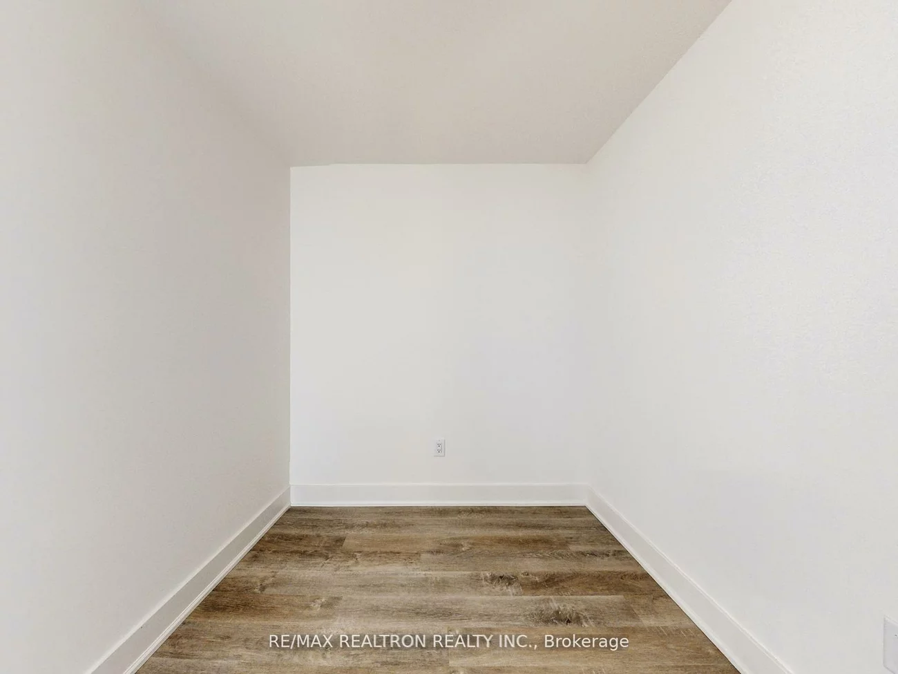 185, Deerfield, Central Newmarket, Newmarket