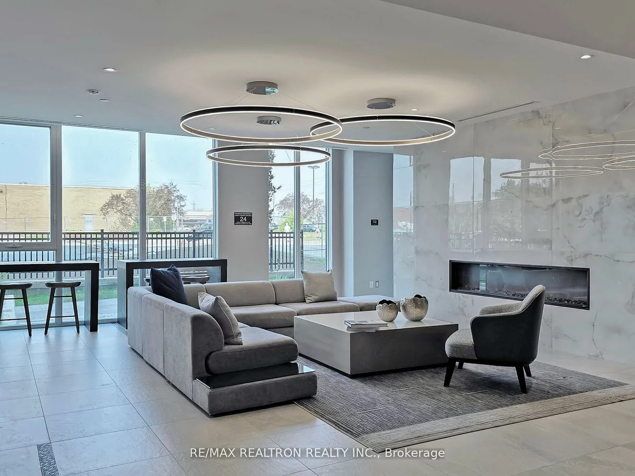 185, Deerfield, Central Newmarket, Newmarket