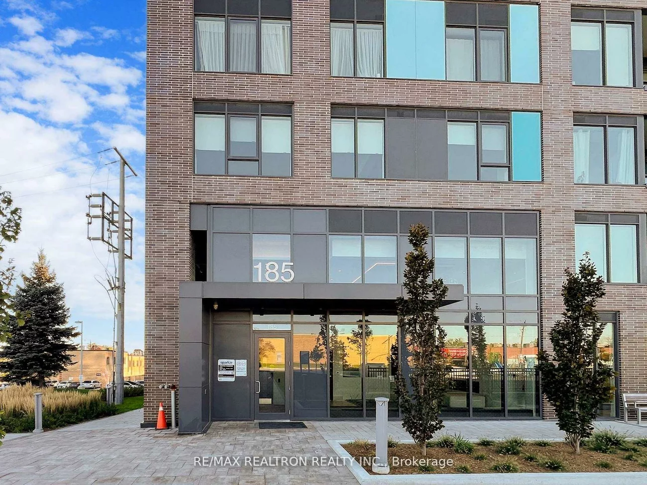 185, Deerfield, Central Newmarket, Newmarket