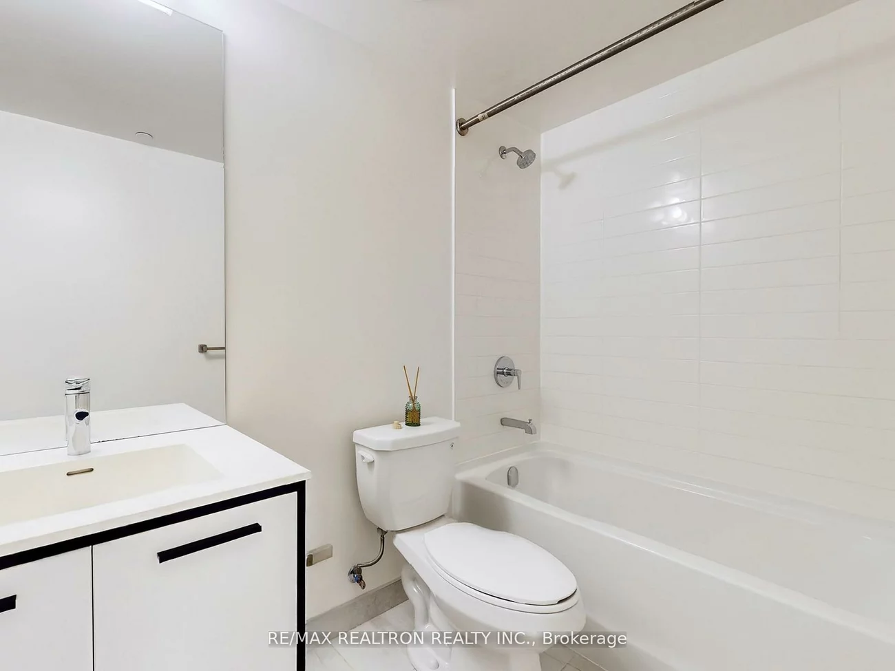 185, Deerfield, Central Newmarket, Newmarket