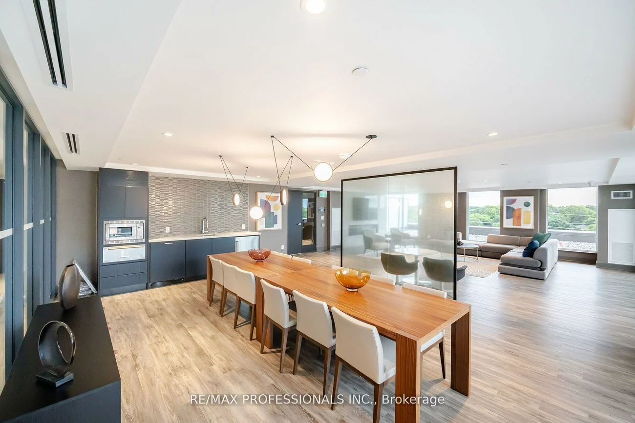 185, Deerfield, Central Newmarket, Newmarket