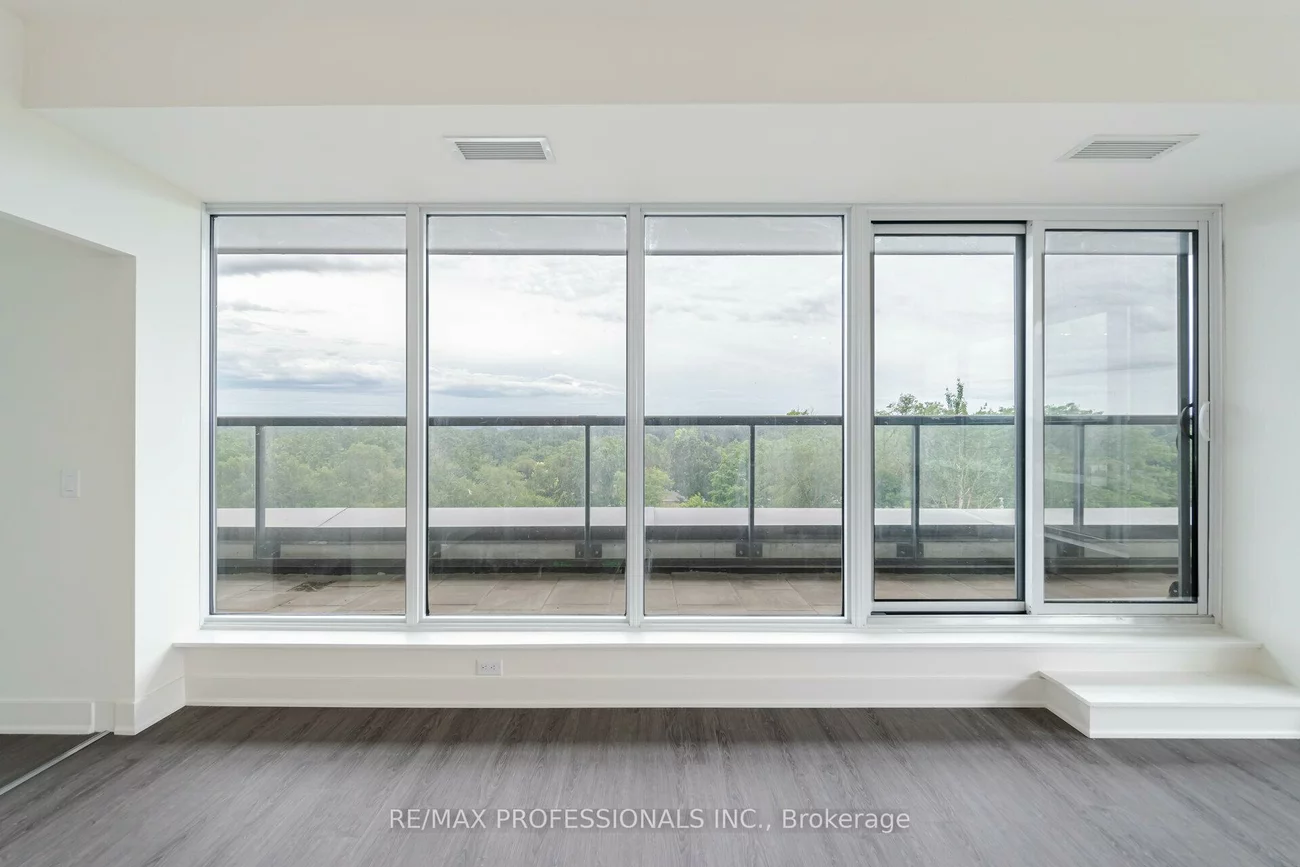 185, Deerfield, Central Newmarket, Newmarket