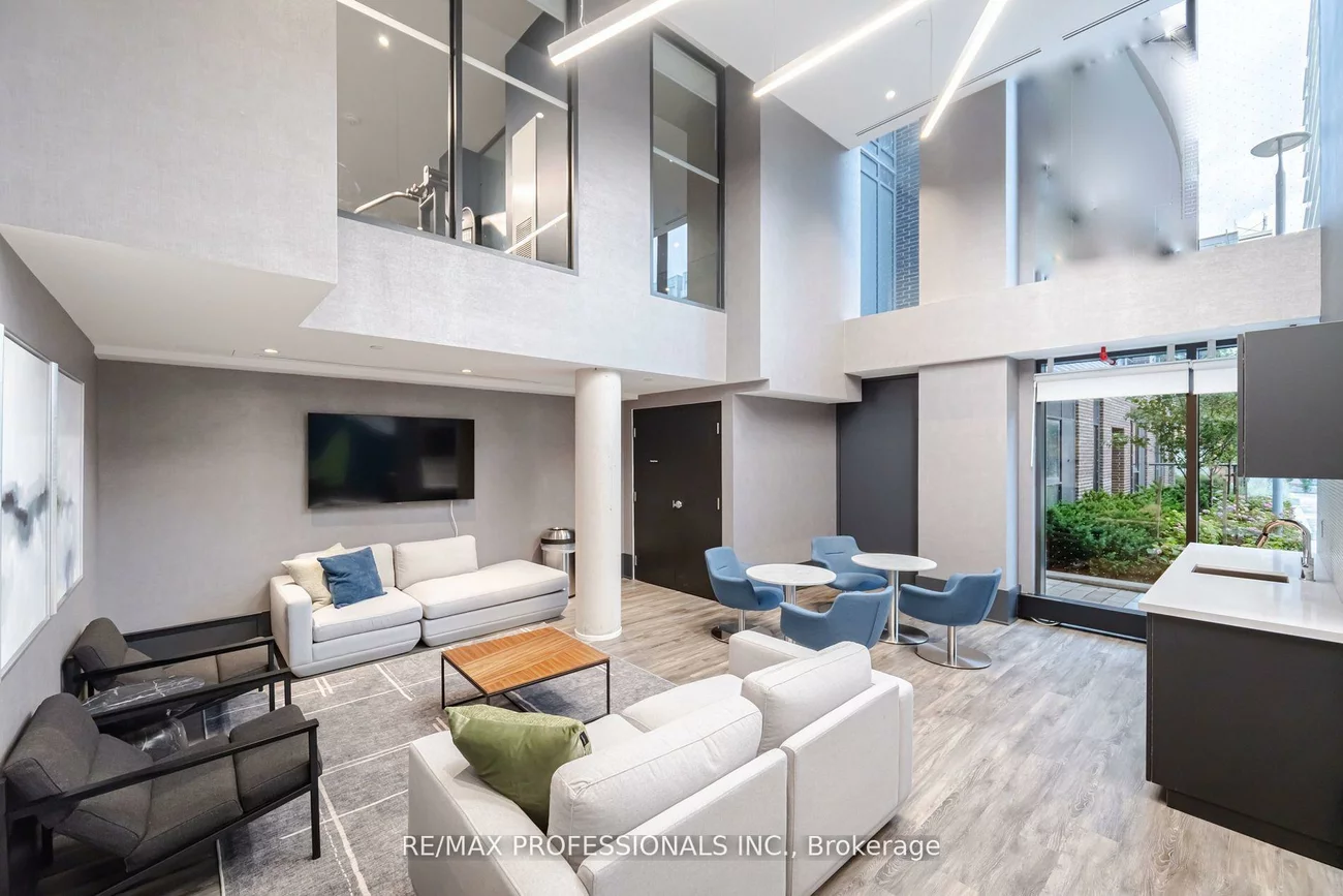 185, Deerfield, Central Newmarket, Newmarket