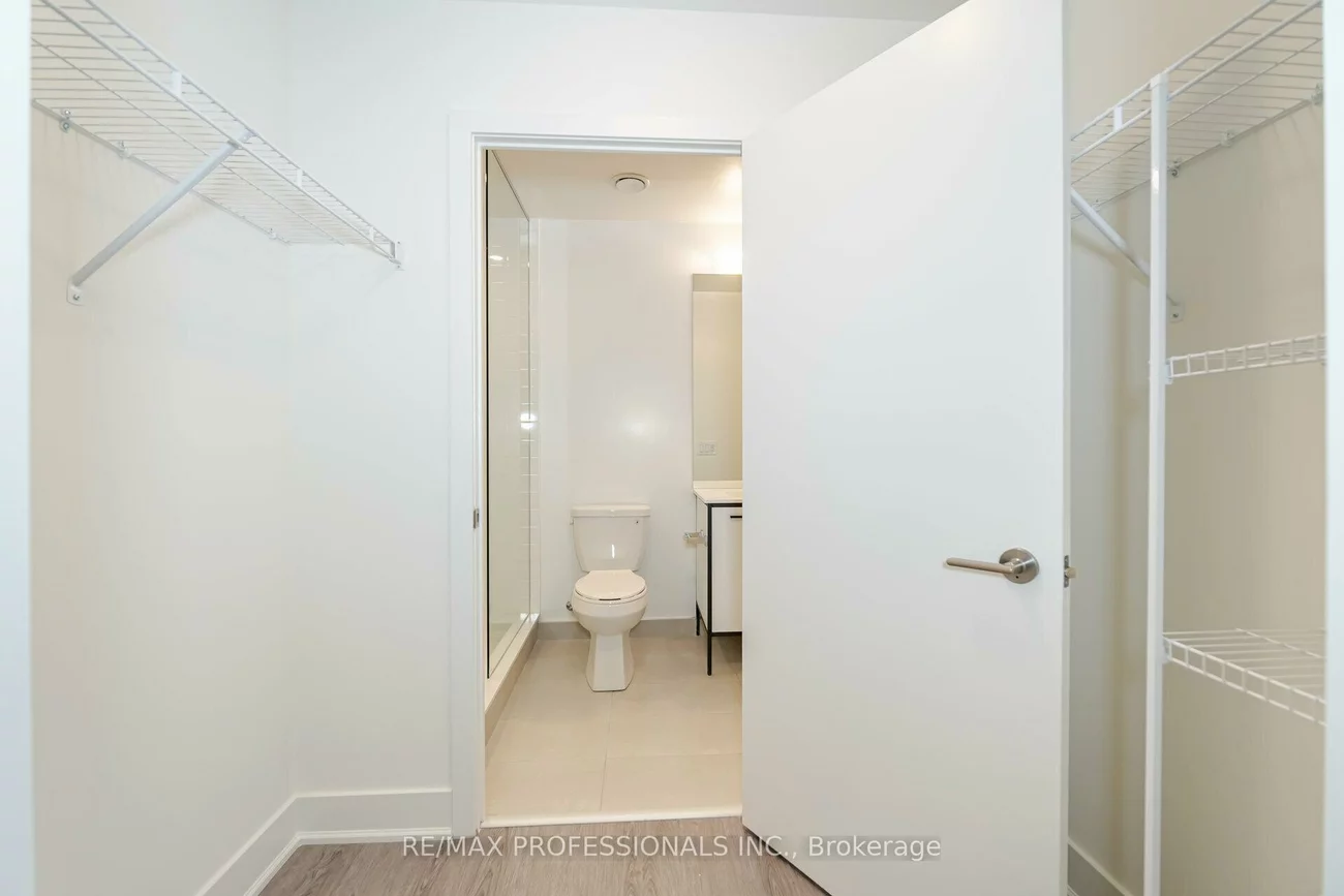 185, Deerfield, Central Newmarket, Newmarket