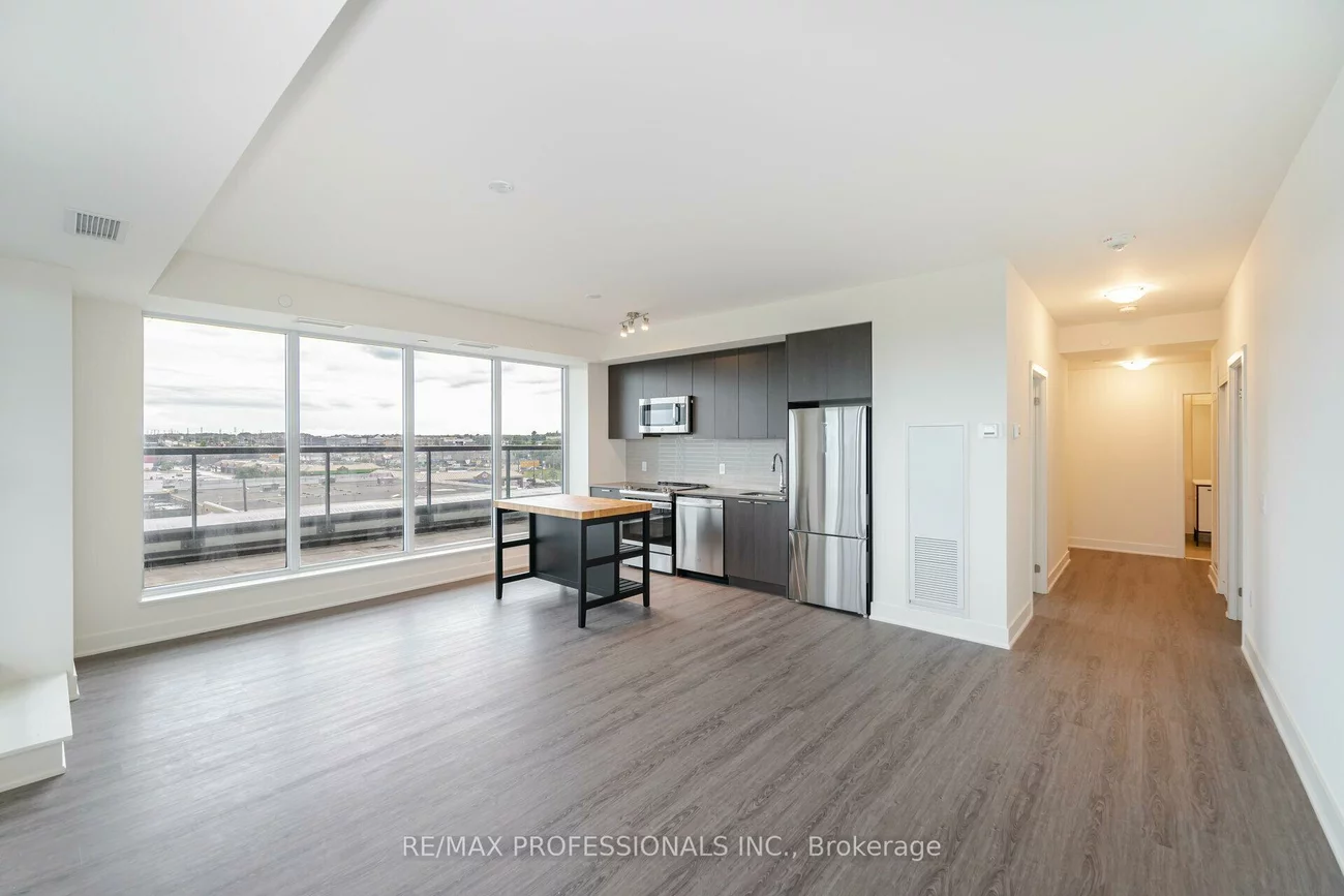 185, Deerfield, Central Newmarket, Newmarket