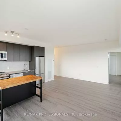 185, Deerfield, Central Newmarket, Newmarket