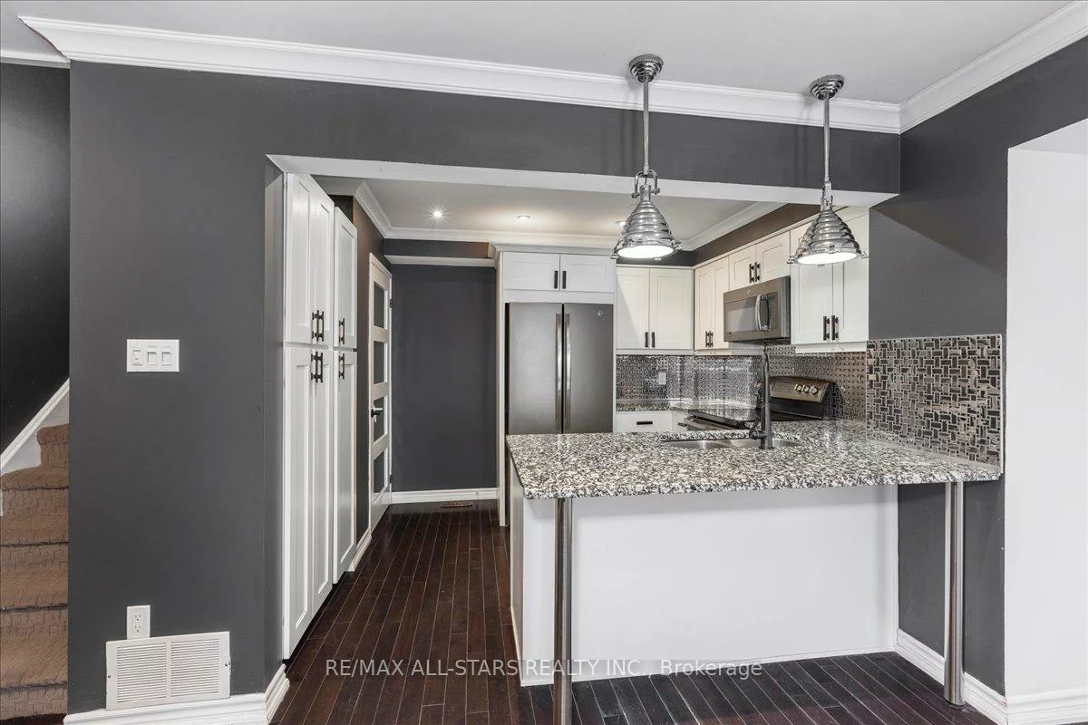 115, Main, Central Newmarket, Newmarket