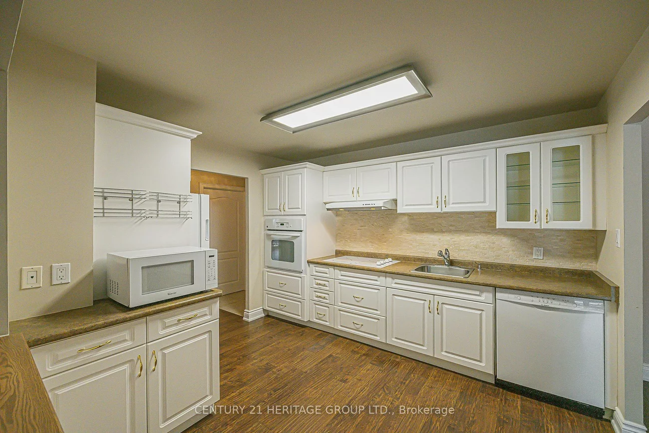 155, Main, Bristol-London, Newmarket