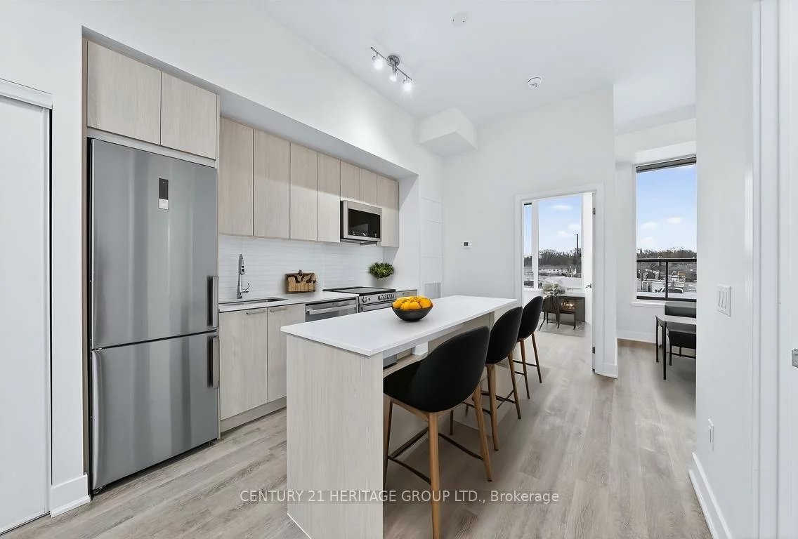 185, Deerfield, Central Newmarket, Newmarket