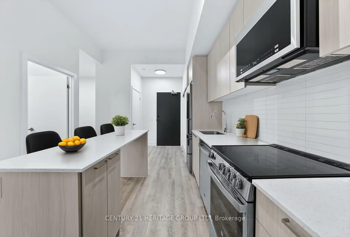 185, Deerfield, Central Newmarket, Newmarket