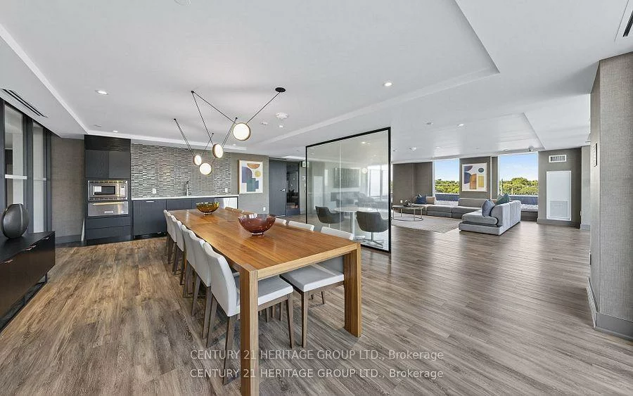 185, Deerfield, Central Newmarket, Newmarket