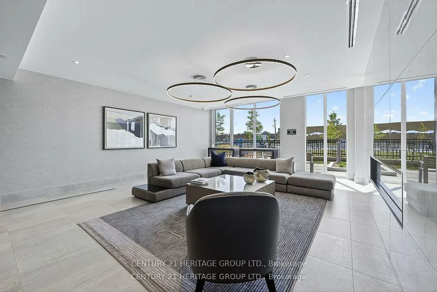 185, Deerfield, Central Newmarket, Newmarket