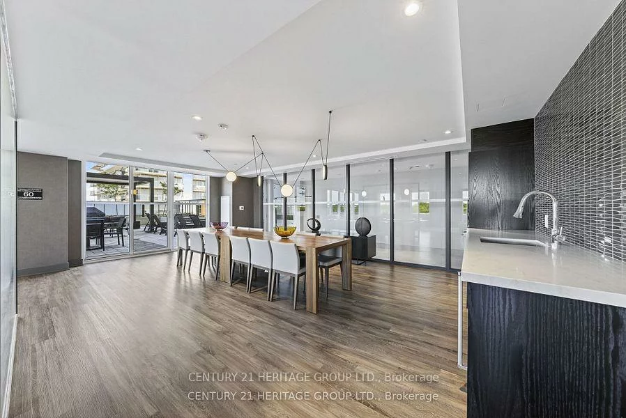 185, Deerfield, Central Newmarket, Newmarket