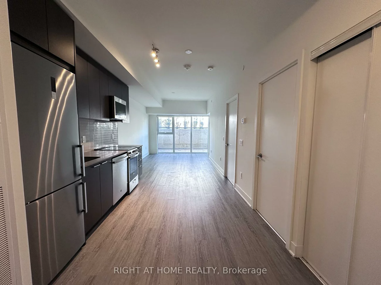 185, Deerfield, Central Newmarket, Newmarket