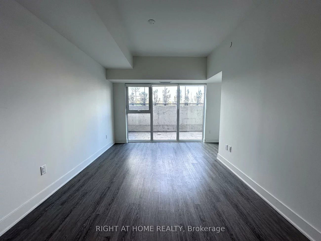 185, Deerfield, Central Newmarket, Newmarket