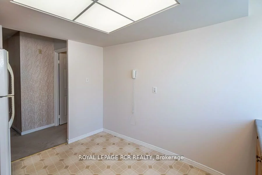 270, Davis, Central Newmarket, Newmarket