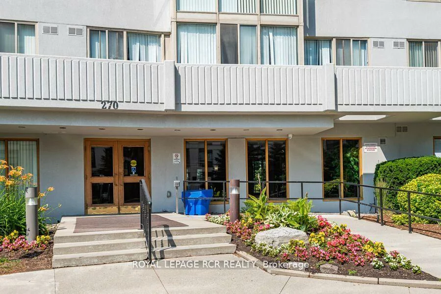 270, Davis, Central Newmarket, Newmarket