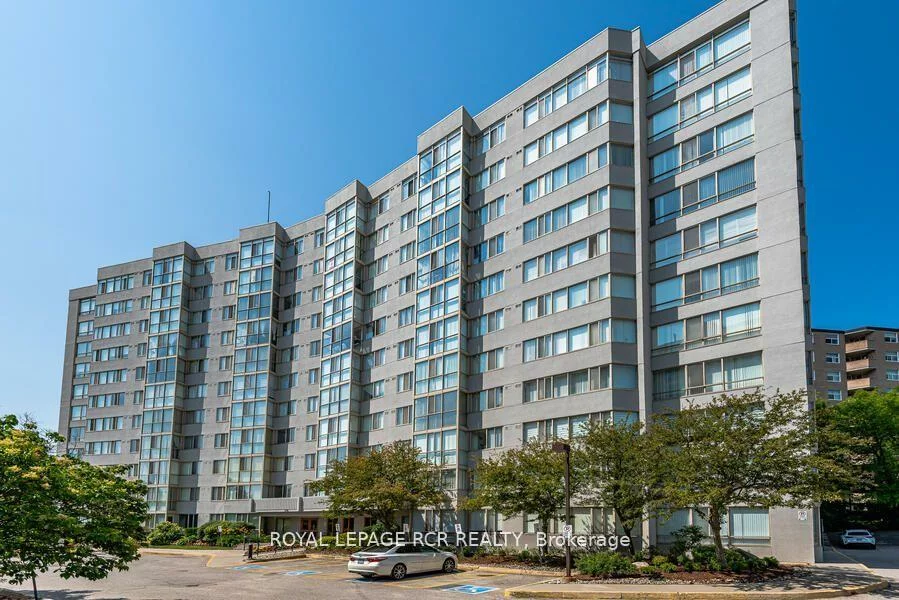 270, Davis, Central Newmarket, Newmarket