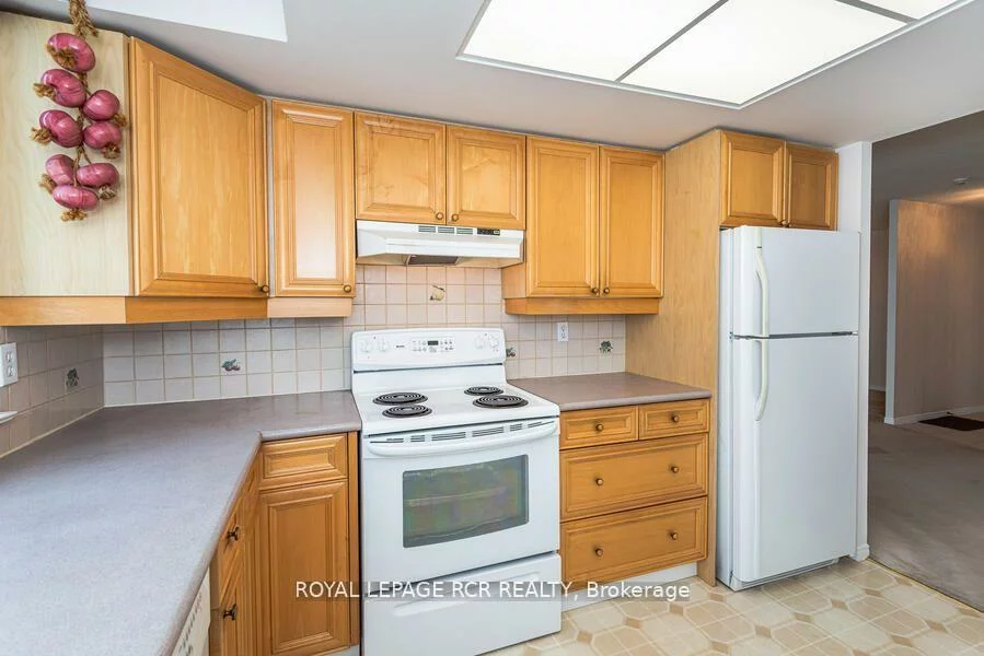 270, Davis, Central Newmarket, Newmarket