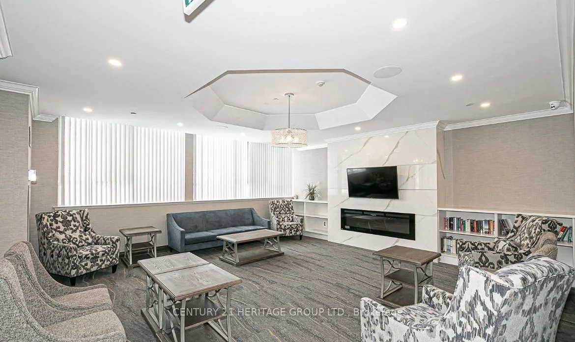 270, Davis, Central Newmarket, Newmarket