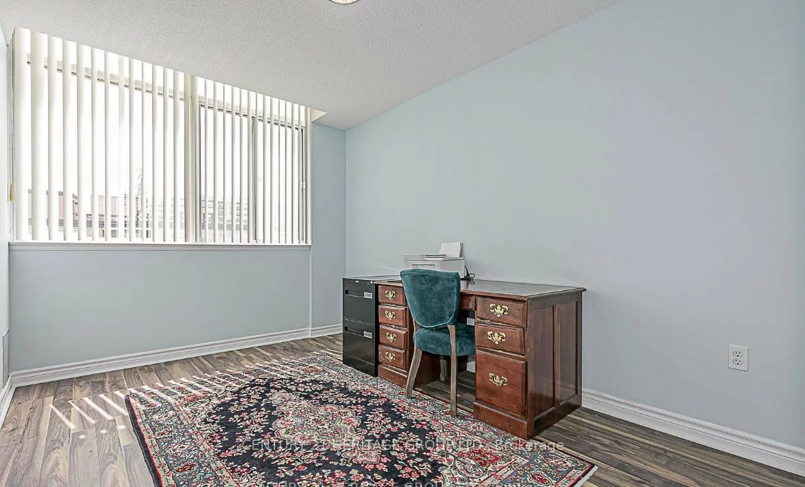 270, Davis, Central Newmarket, Newmarket