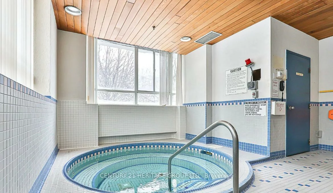 270, Davis, Central Newmarket, Newmarket