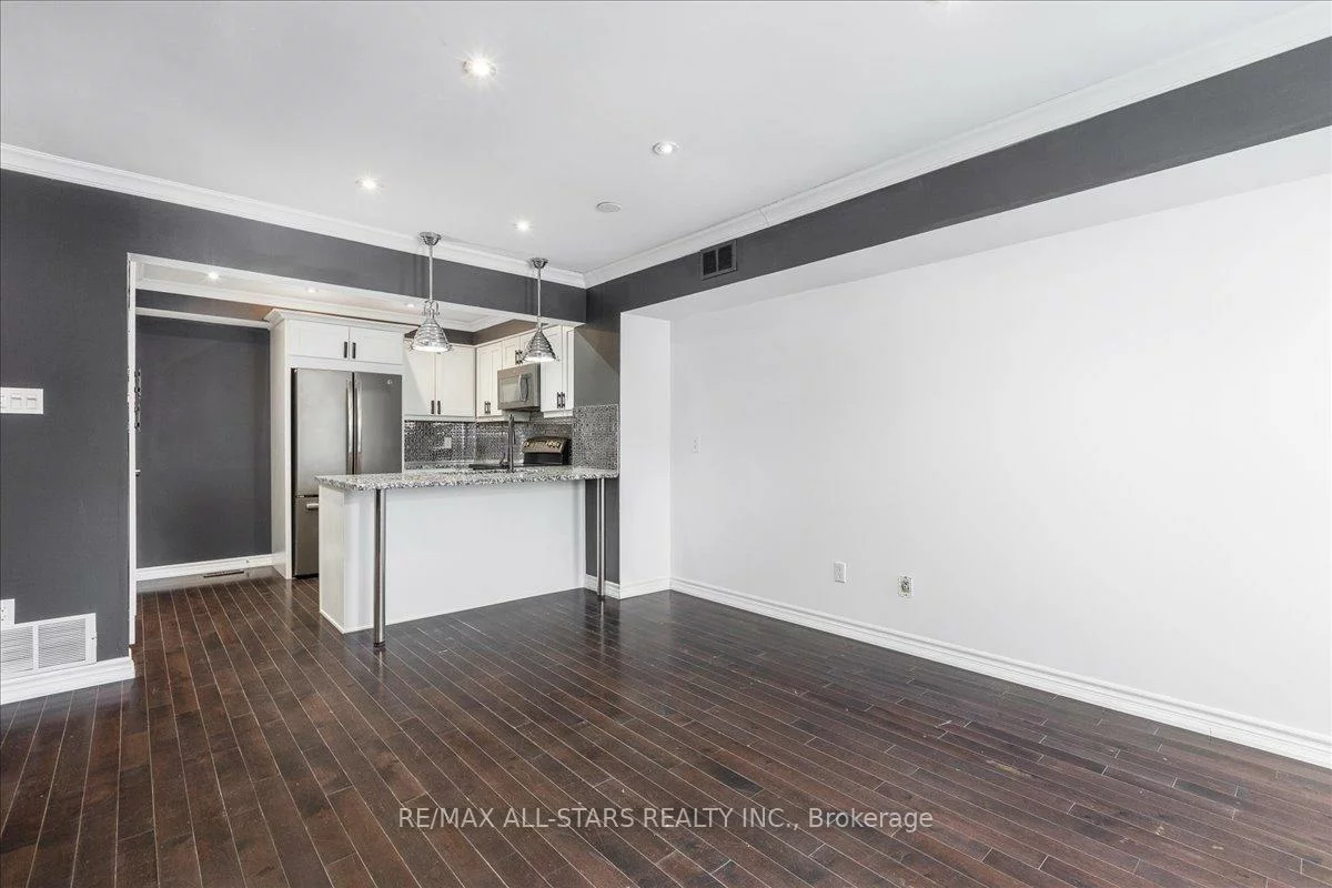 115, Main, Central Newmarket, Newmarket