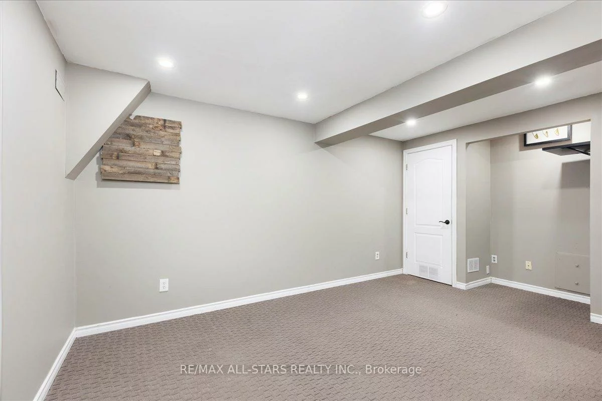 115, Main, Central Newmarket, Newmarket