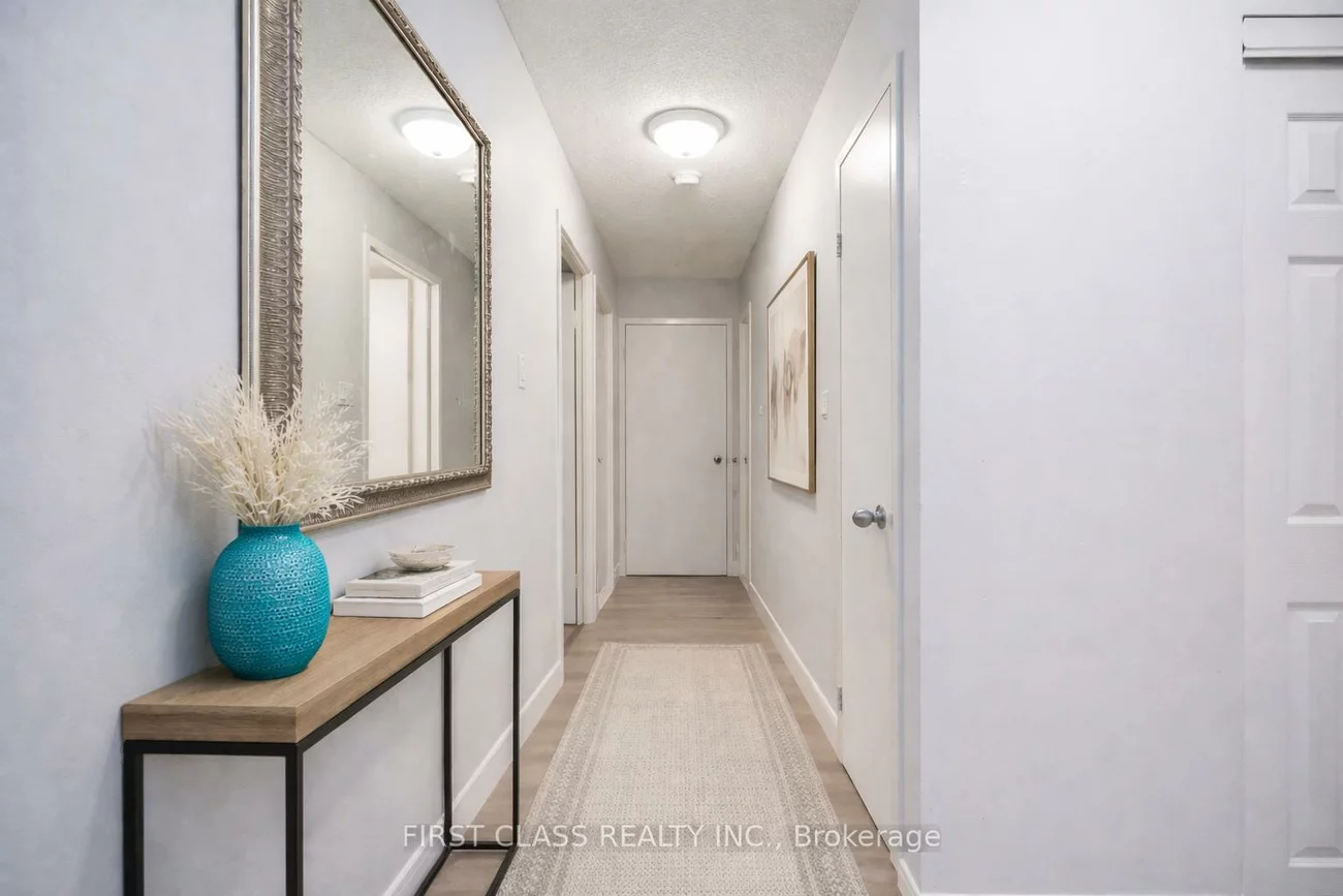 260, Davis, Central Newmarket, Newmarket