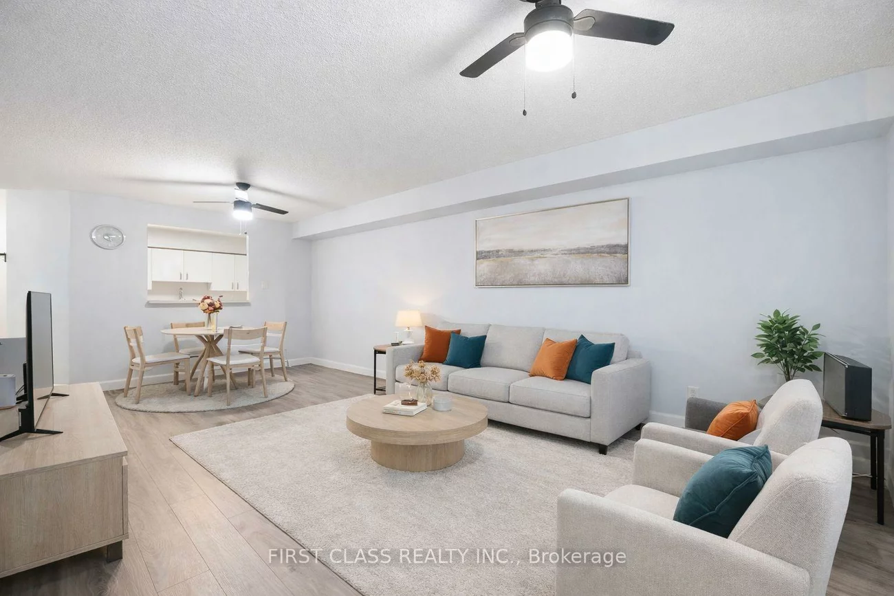 260, Davis, Central Newmarket, Newmarket