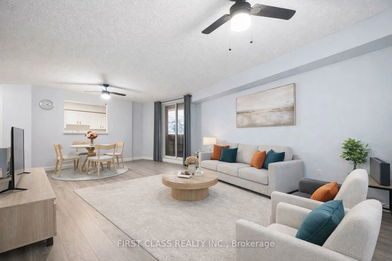 260, Davis, Central Newmarket, Newmarket