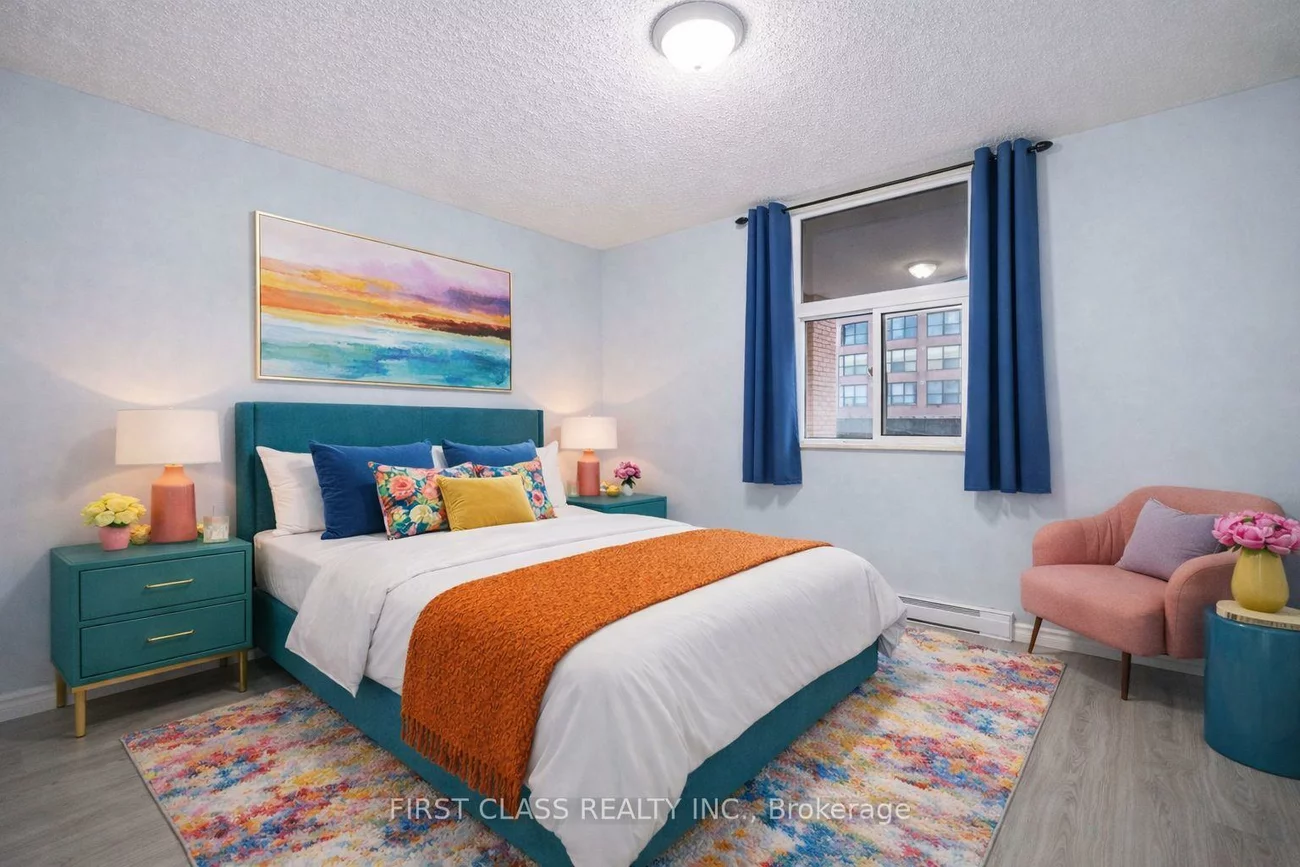 260, Davis, Central Newmarket, Newmarket