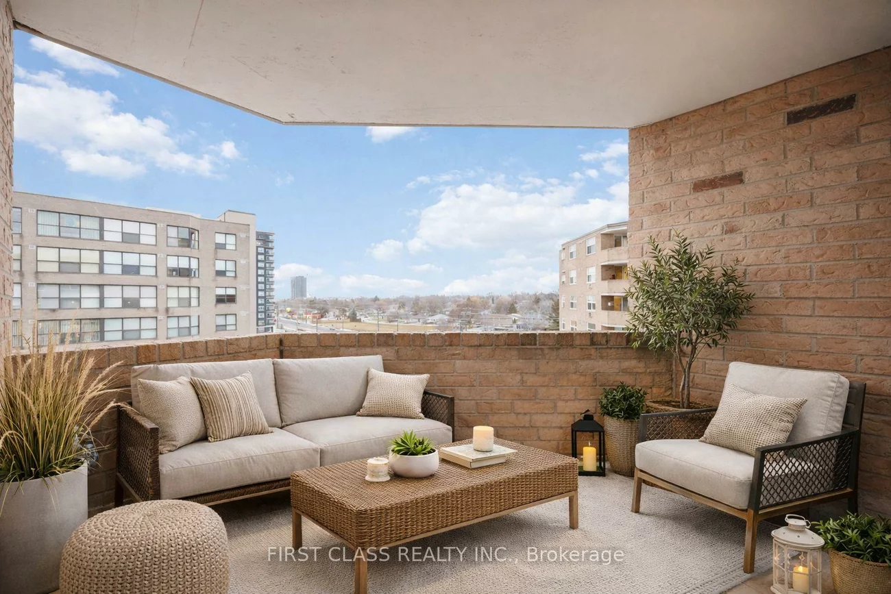 260, Davis, Central Newmarket, Newmarket