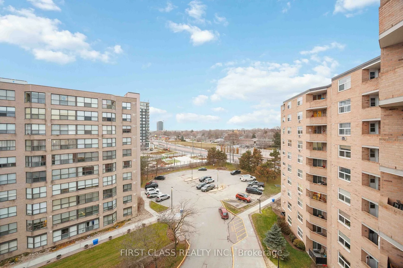 260, Davis, Central Newmarket, Newmarket