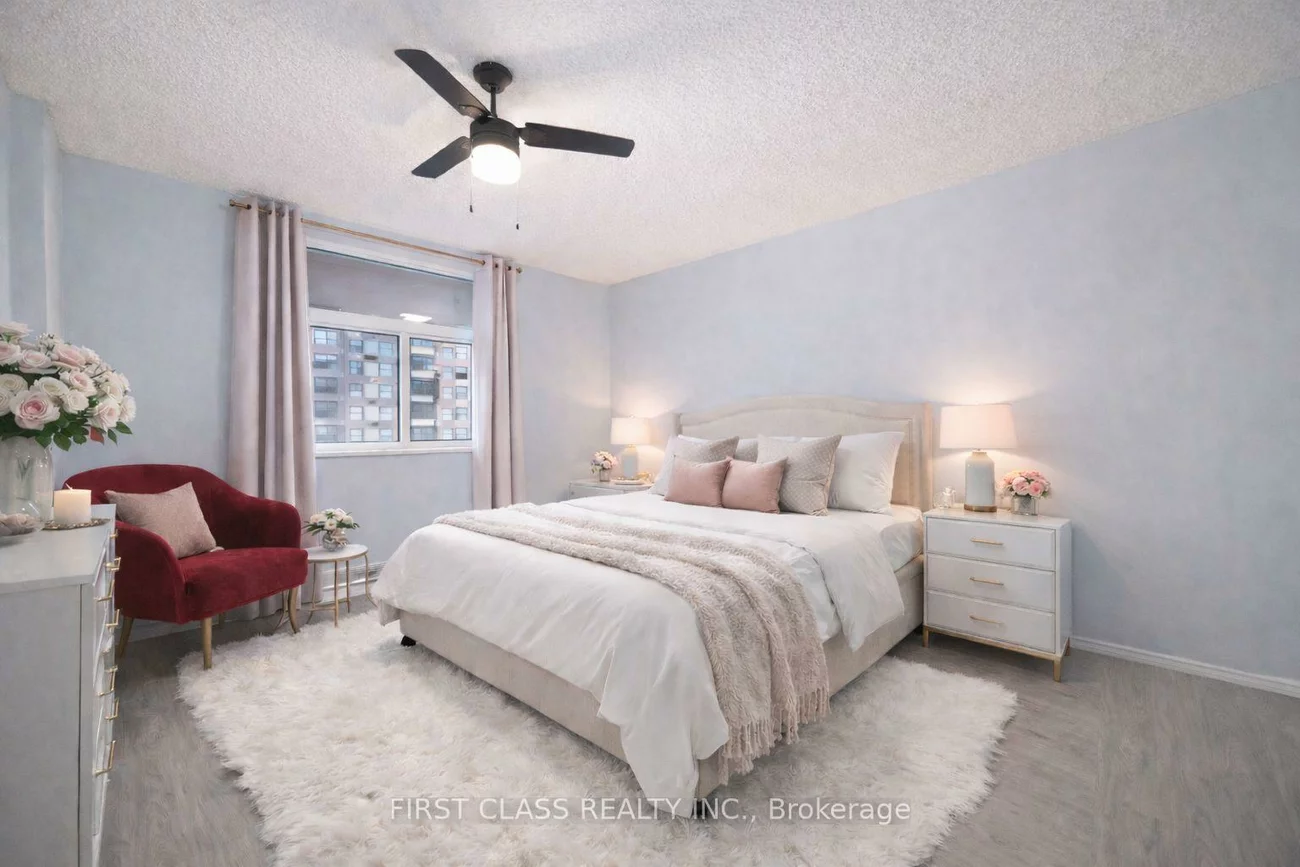 260, Davis, Central Newmarket, Newmarket