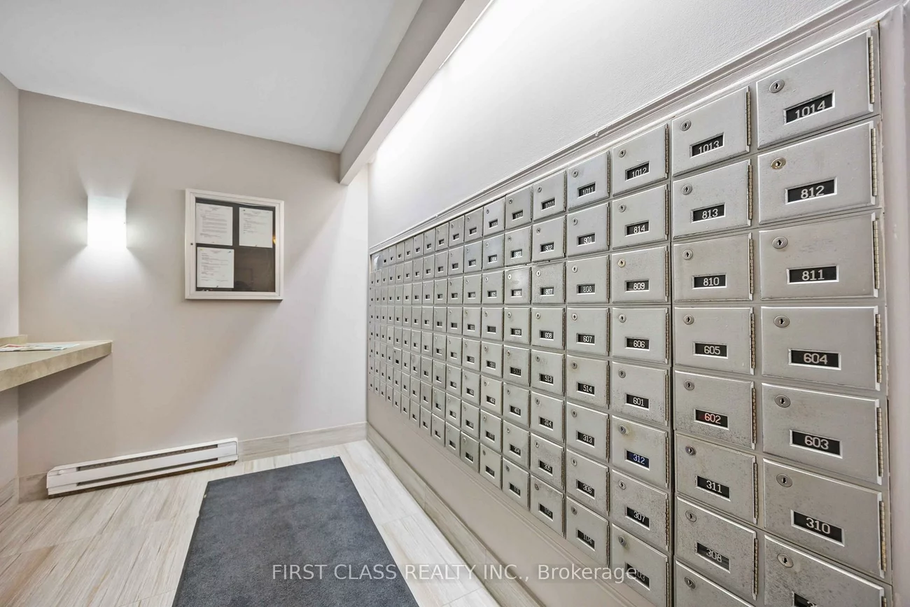 260, Davis, Central Newmarket, Newmarket