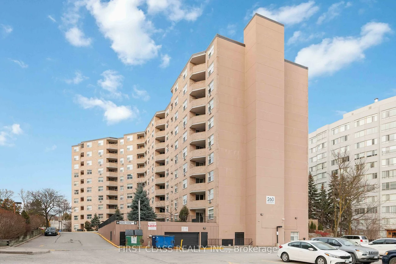 260, Davis, Central Newmarket, Newmarket