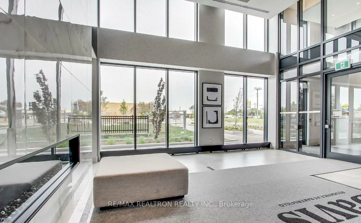 185, Deerfield, Central Newmarket, Newmarket