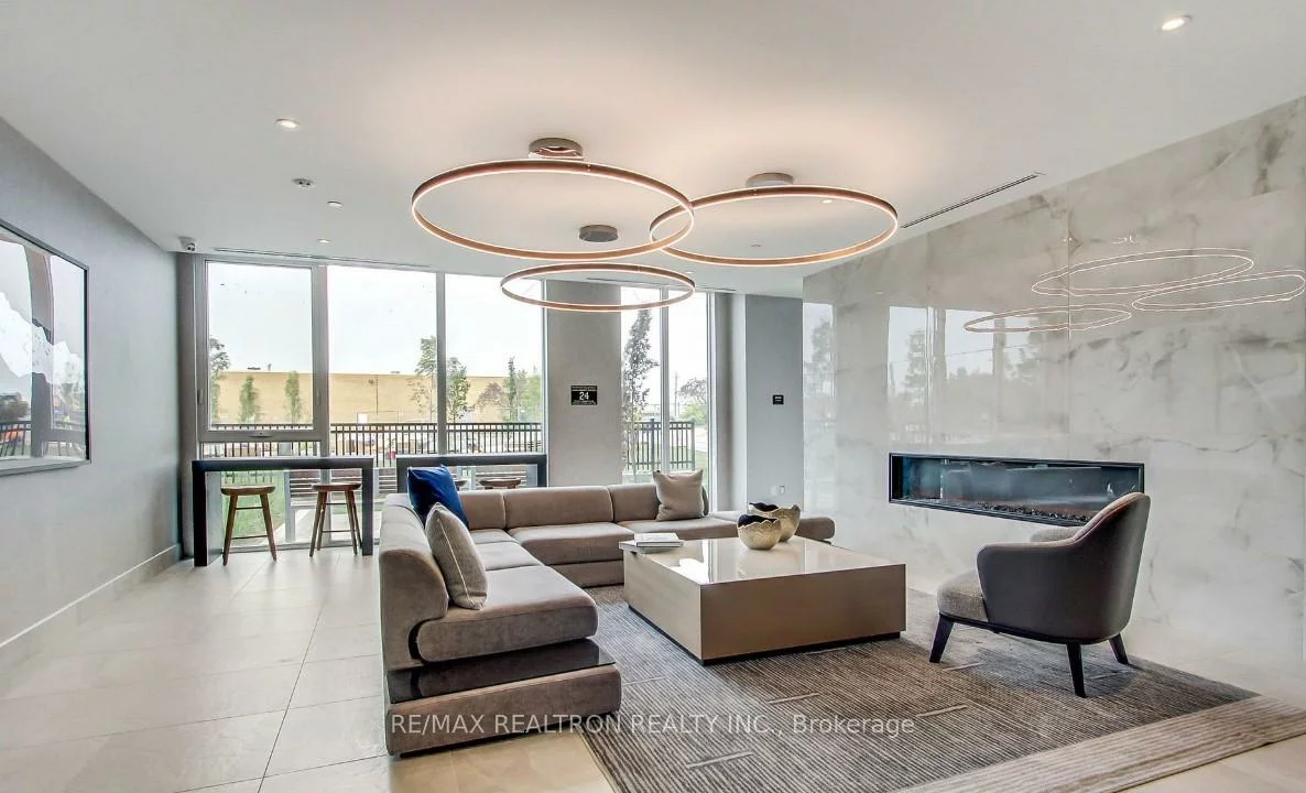 185, Deerfield, Central Newmarket, Newmarket