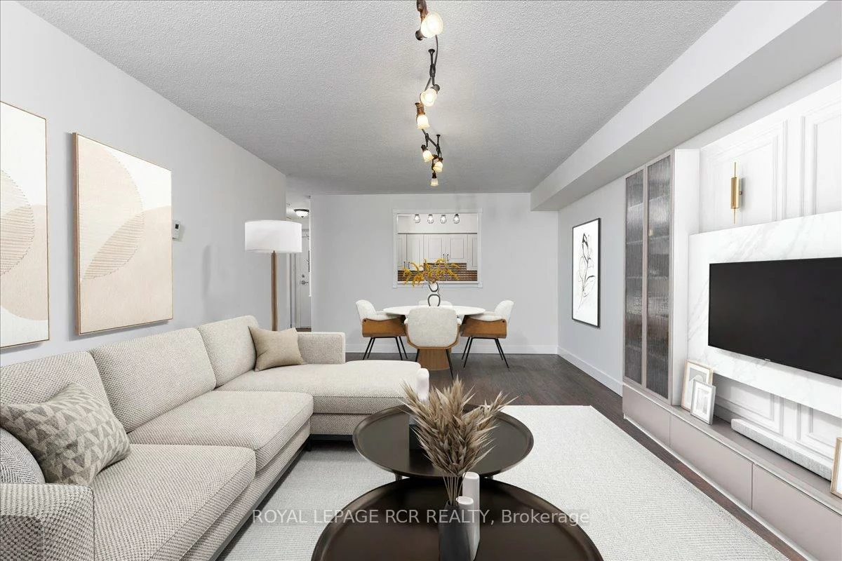 260, Davis, Central Newmarket, Newmarket