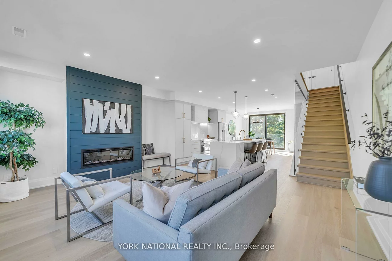 59, Charles, Central Newmarket, Newmarket