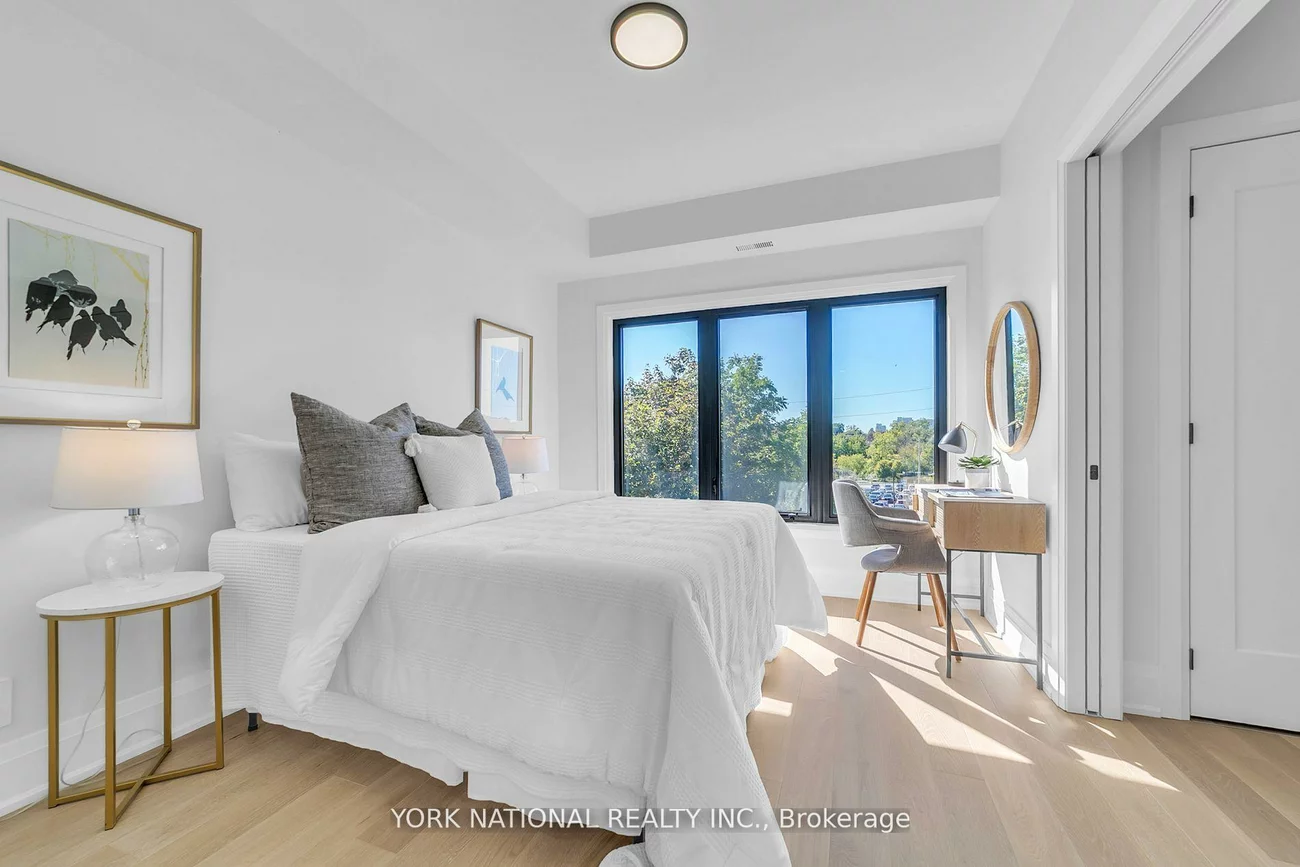 59, Charles, Central Newmarket, Newmarket