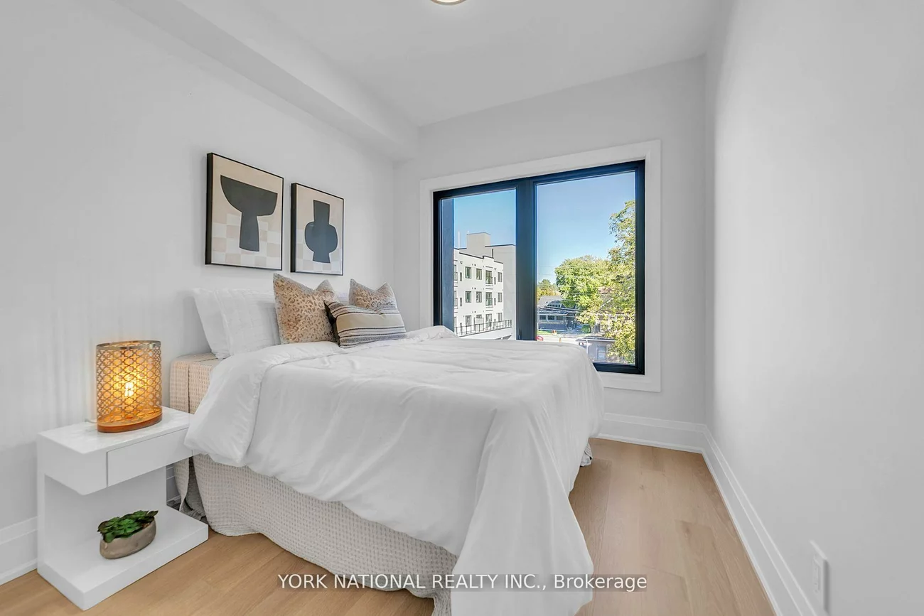 59, Charles, Central Newmarket, Newmarket