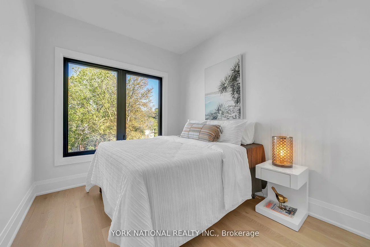 59, Charles, Central Newmarket, Newmarket