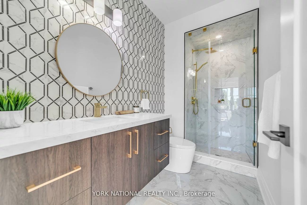 59, Charles, Central Newmarket, Newmarket