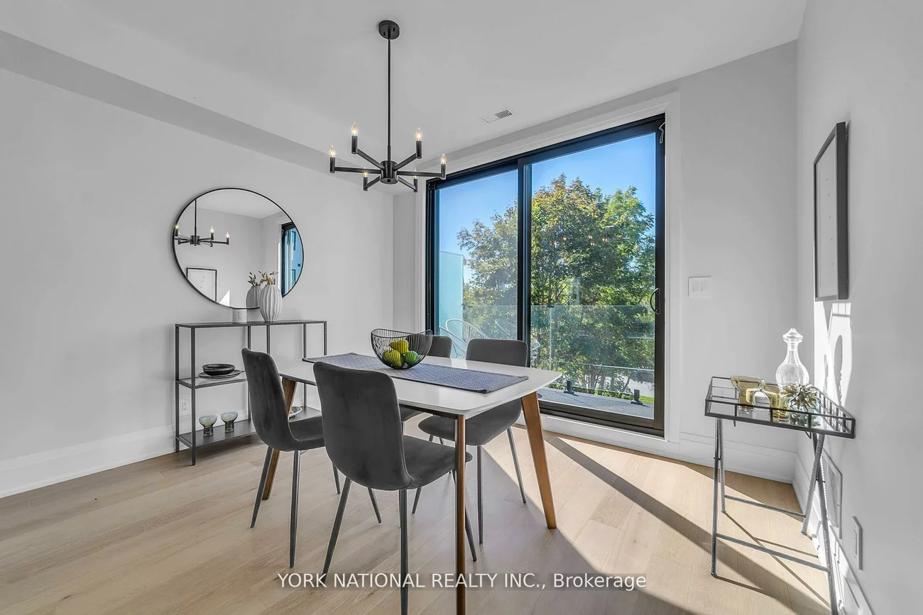 59, Charles, Central Newmarket, Newmarket