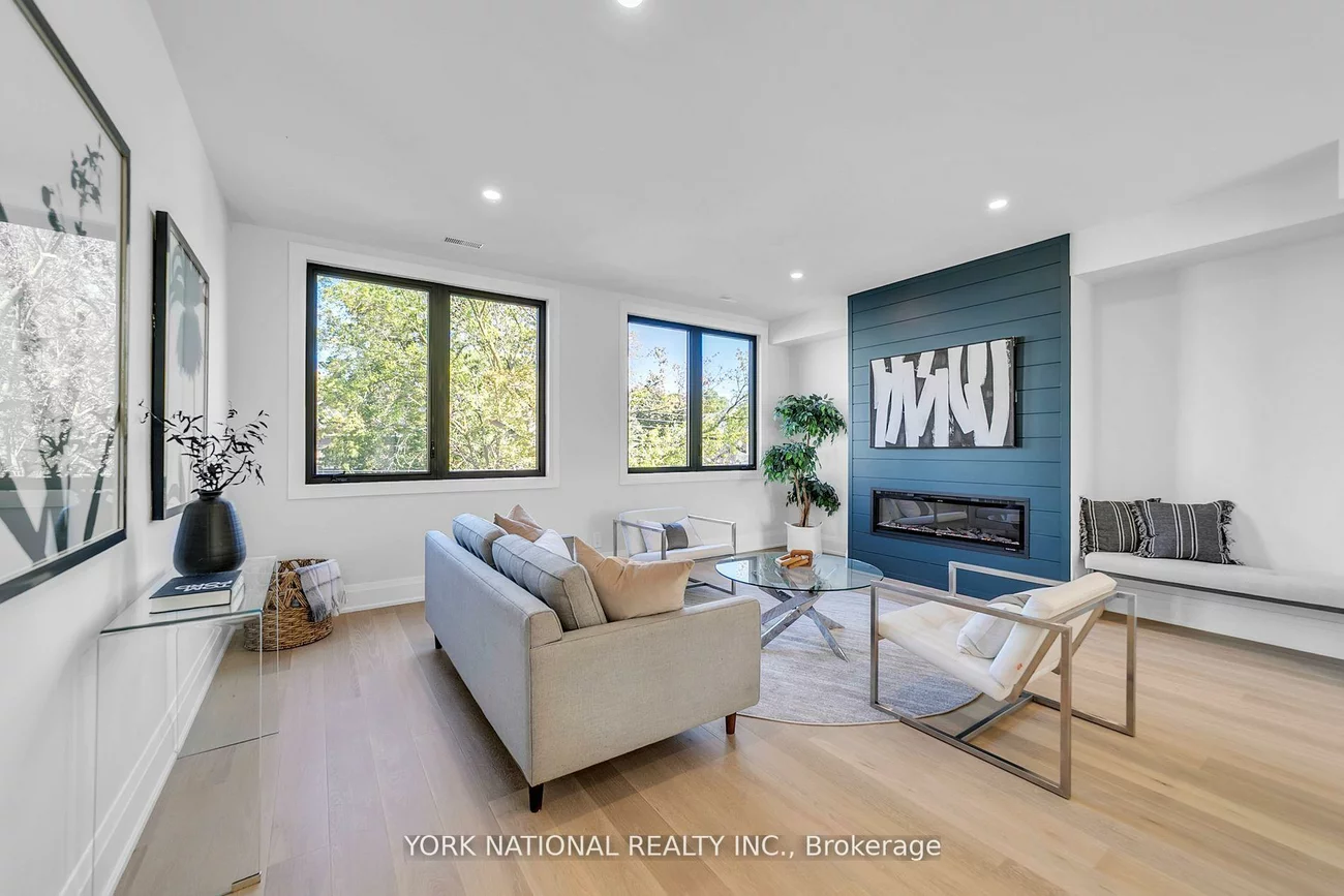 59, Charles, Central Newmarket, Newmarket