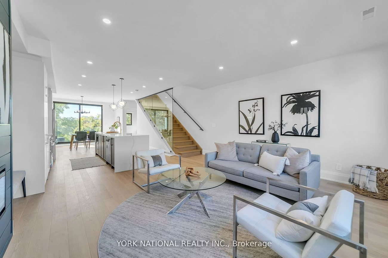 59, Charles, Central Newmarket, Newmarket