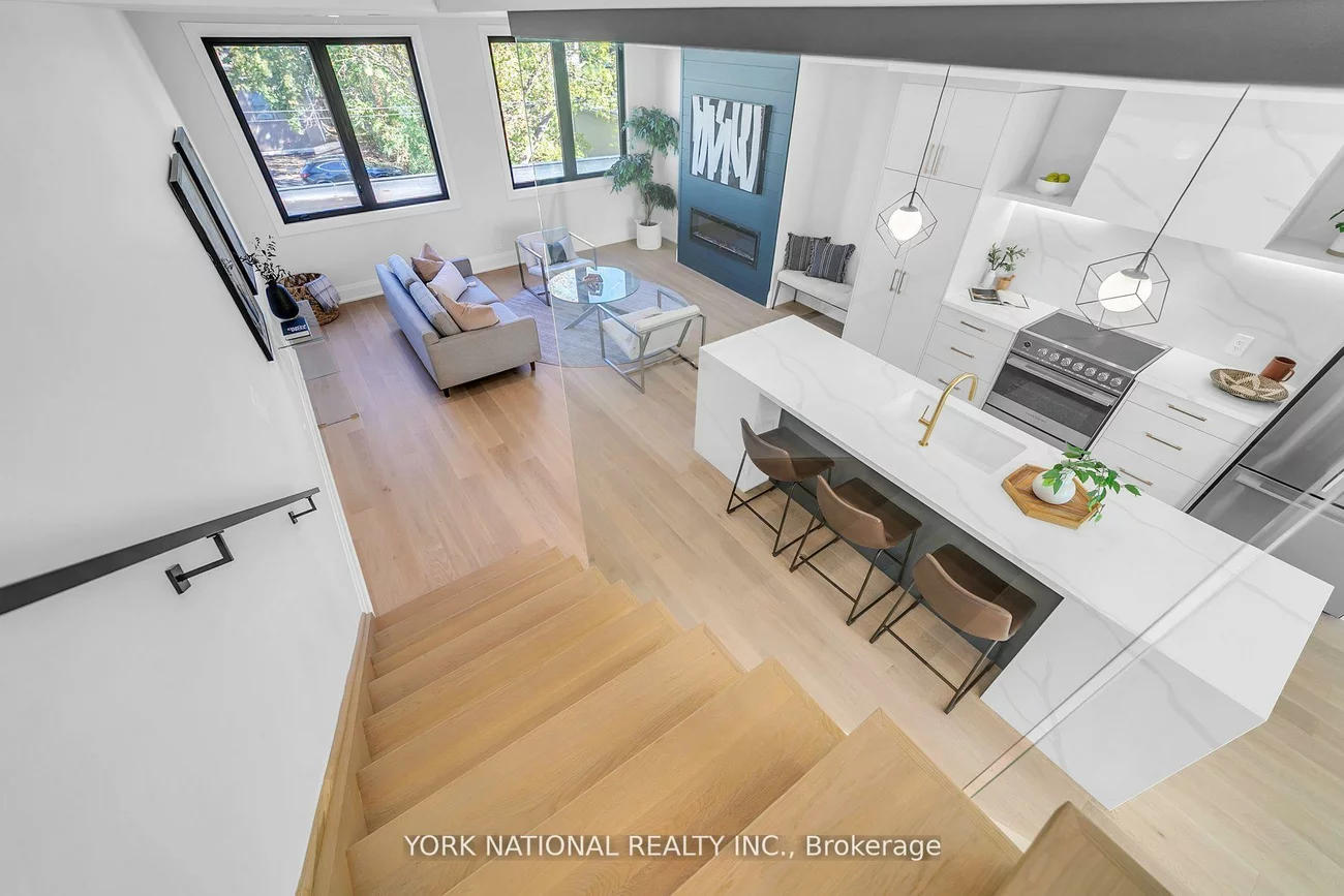 59, Charles, Central Newmarket, Newmarket