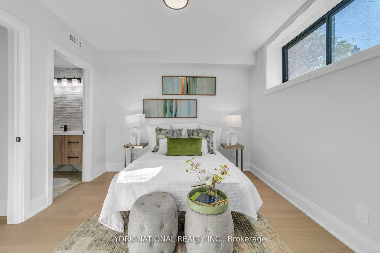 59, Charles, Central Newmarket, Newmarket